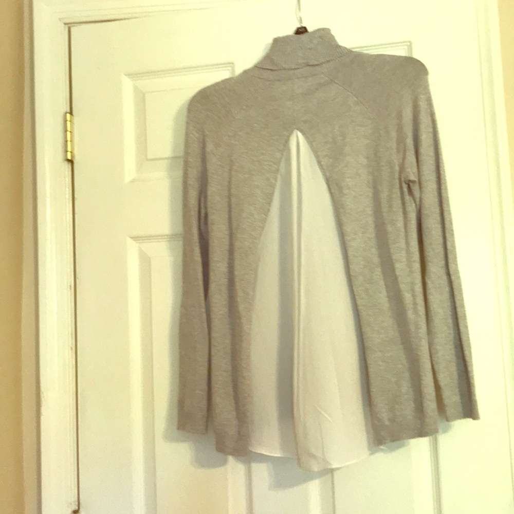 Gray and white turtleneck Whitehouse Black Market